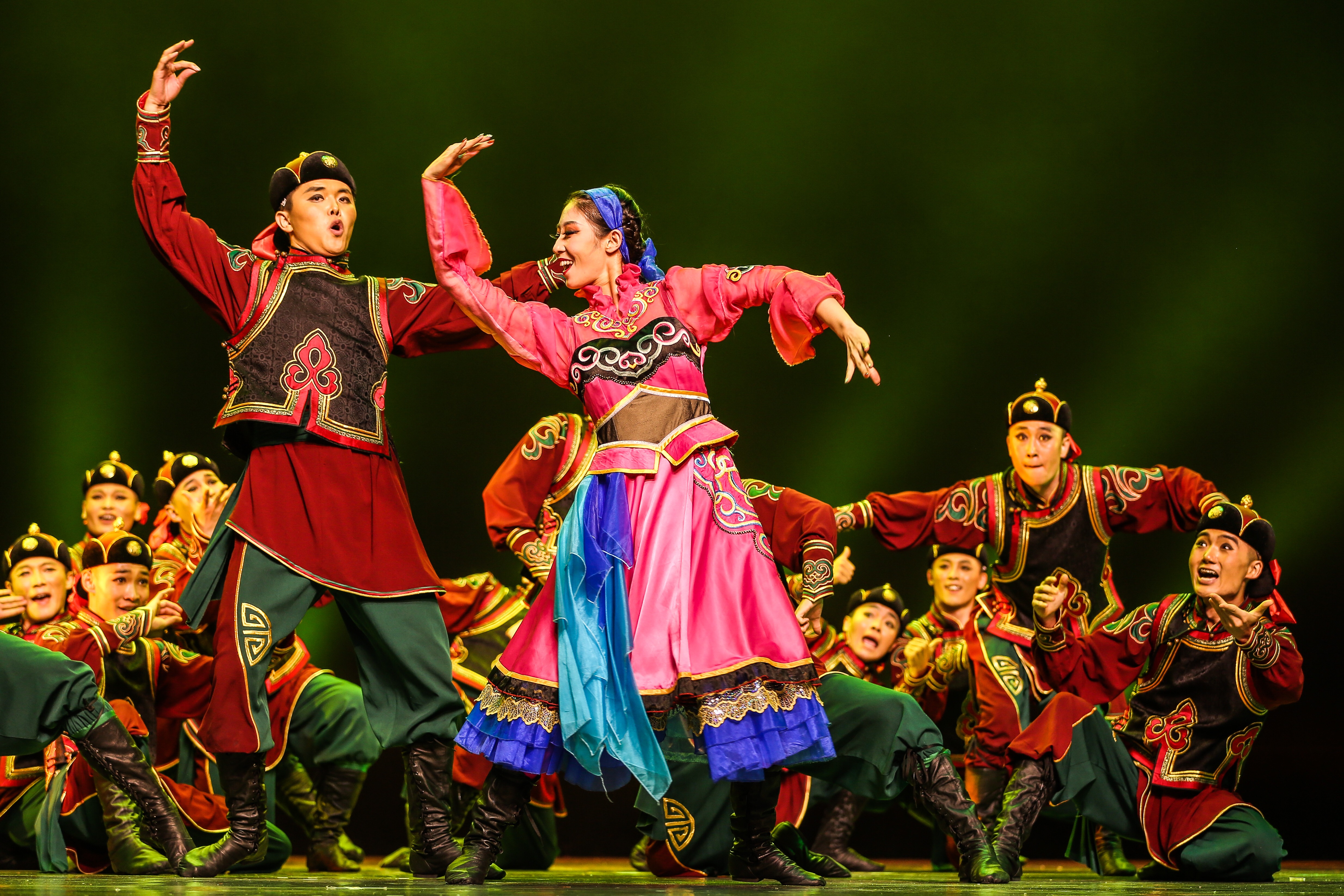 第十二届中国舞蹈荷花奖民族民间舞蹈评奖活动圆满闭幕