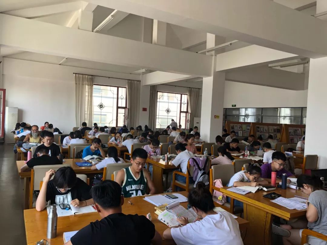 享受暑期"书式"生活