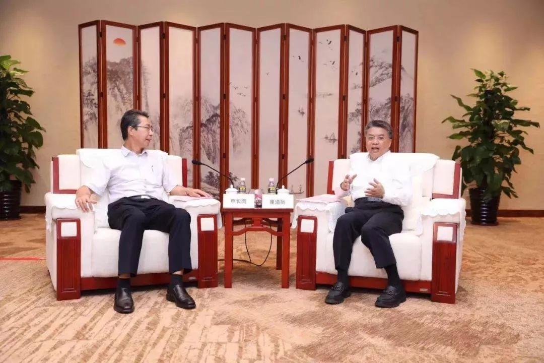 童道驰会见武汉理工大学调研组在会见武汉理工大学调研组一行时,童