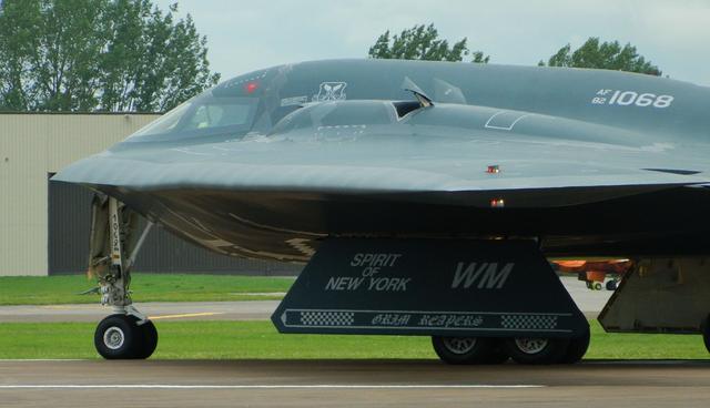 b-2只要修改火控软件就能挂载agm-129),这就让图-22m究竟算不算战略