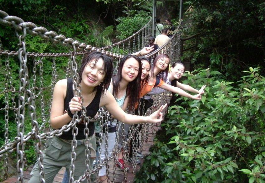 护栏防护吊桥链条 结实护栏钢链 链锁桥链条 吊索桥链条厂家我们有2