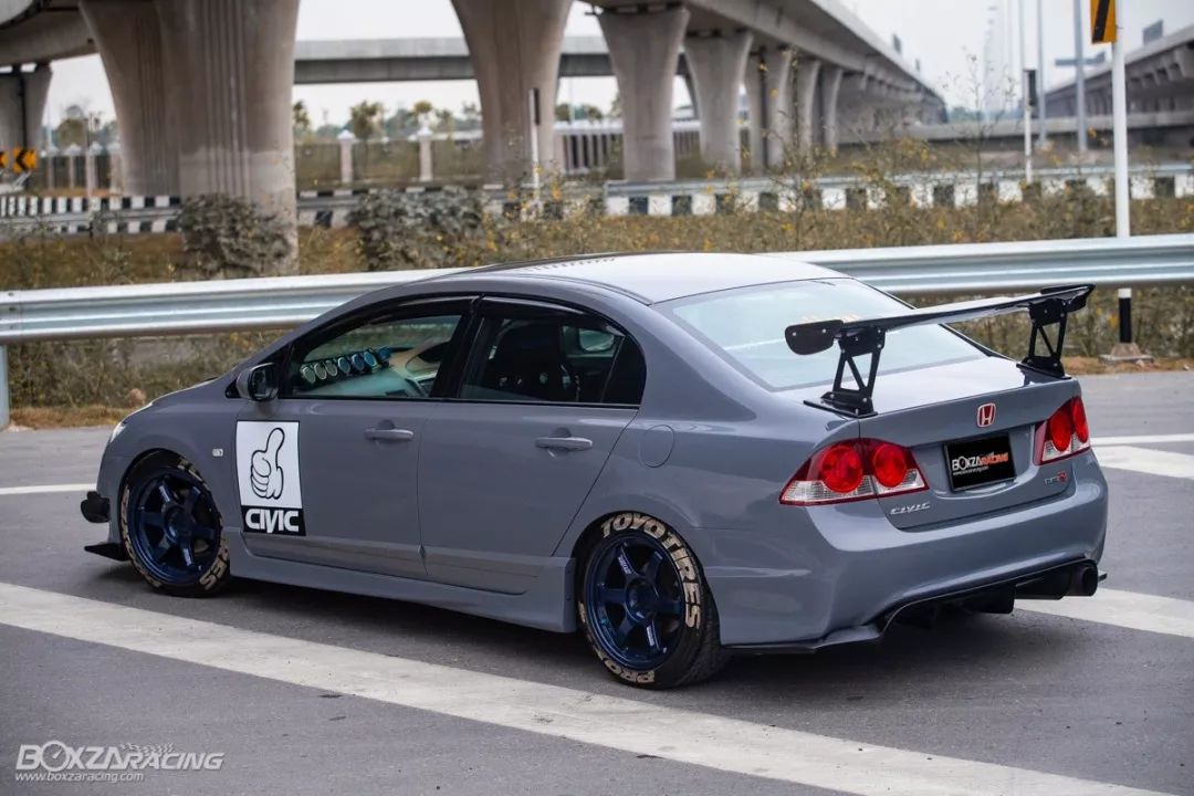 坚持性能,不向姿态妥协,这辆影响了两代人的八代思域 type r 改装得太