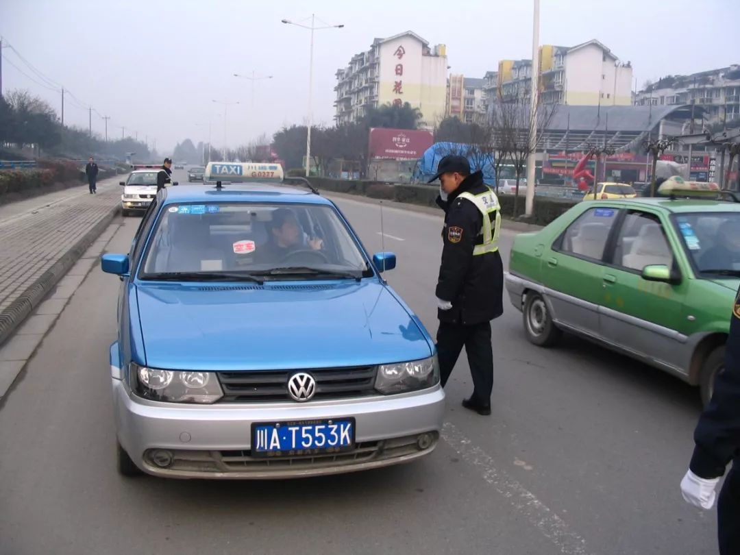 從羊腸小道到路寬車暢這個全國四好農村路示範縣變化挺大