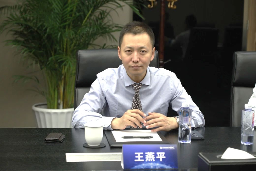 王燕平指出:"suse是全球开源软件领域的创新领导者,更是极具行业洞察