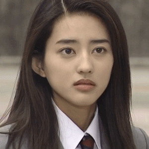 小泽真珠年轻时候真是神颜,《一吻定情》中如此寡淡的妆容依然美得