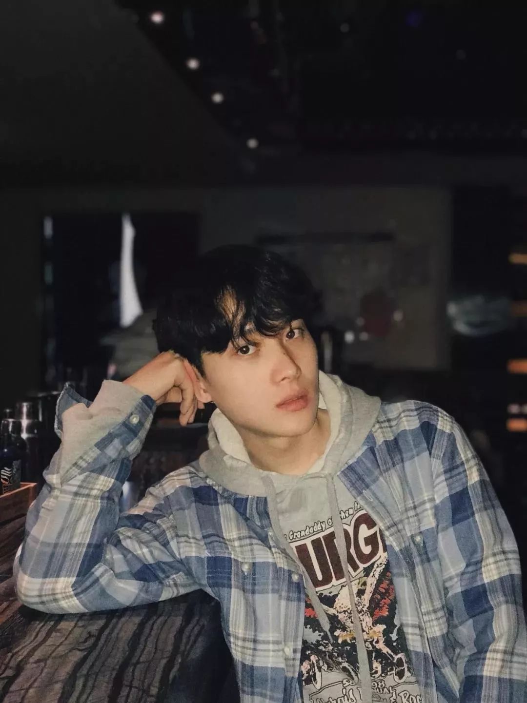 孤独当做晚餐却难以下咽抖音最新百万热度原创男神歌手井胧现场版来了