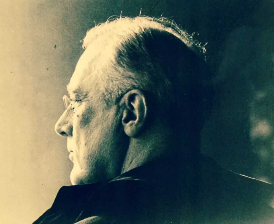 身为总统的罗斯福,竟公然对抗最高法院,不仅引起了一场全国范围的混战