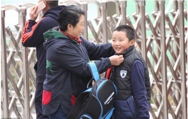 原创家长太忙没时间接孩子放学重庆中小学生延时放学计划了解一下吧