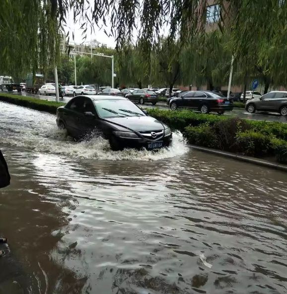 新乡长垣暴雨图片