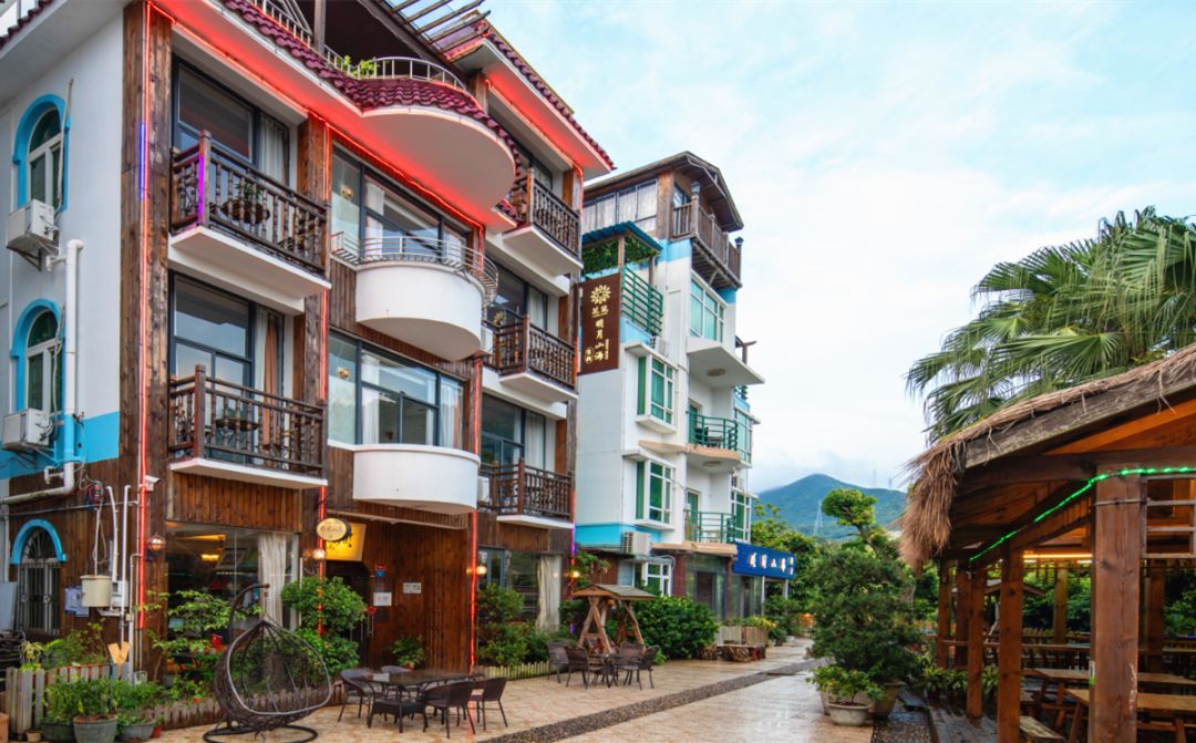 又挖到两家小资民宿!向往的田园,冲绳风海滩,319/间广州2h即达!