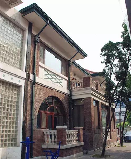 游洋楼新华路226号原英商颐中烟草公司总办住所