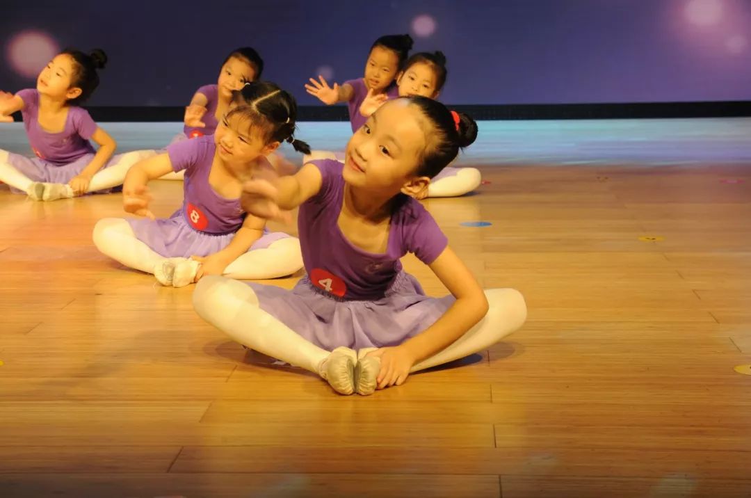 中国艺术科技研究所华彩中国舞蹈考级今日圆满结束