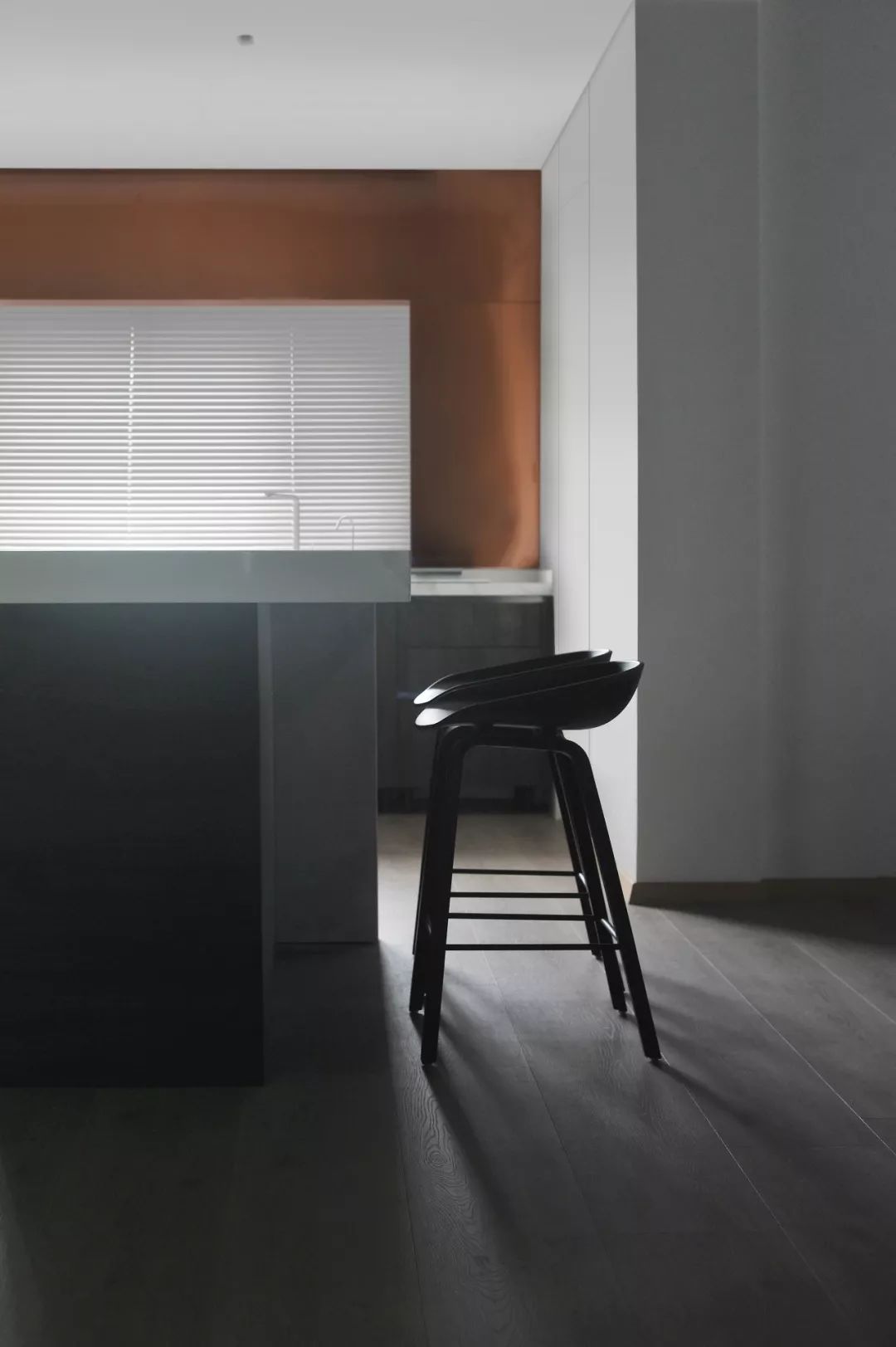 650㎡当代主义美学大宅演绎莫兰迪色调下的静态和谐美