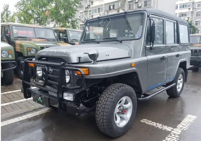 首台国六北汽bj212到店换装全新造型轮毂外观比吉姆尼还帅气