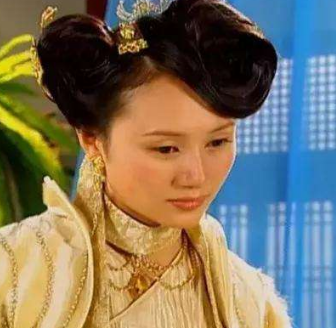 胡歌唯一承认过的交往女性在天剑群侠饰女主袁泉为其做配