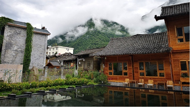 遇见磨西古镇古道话别院房车露营g318day13