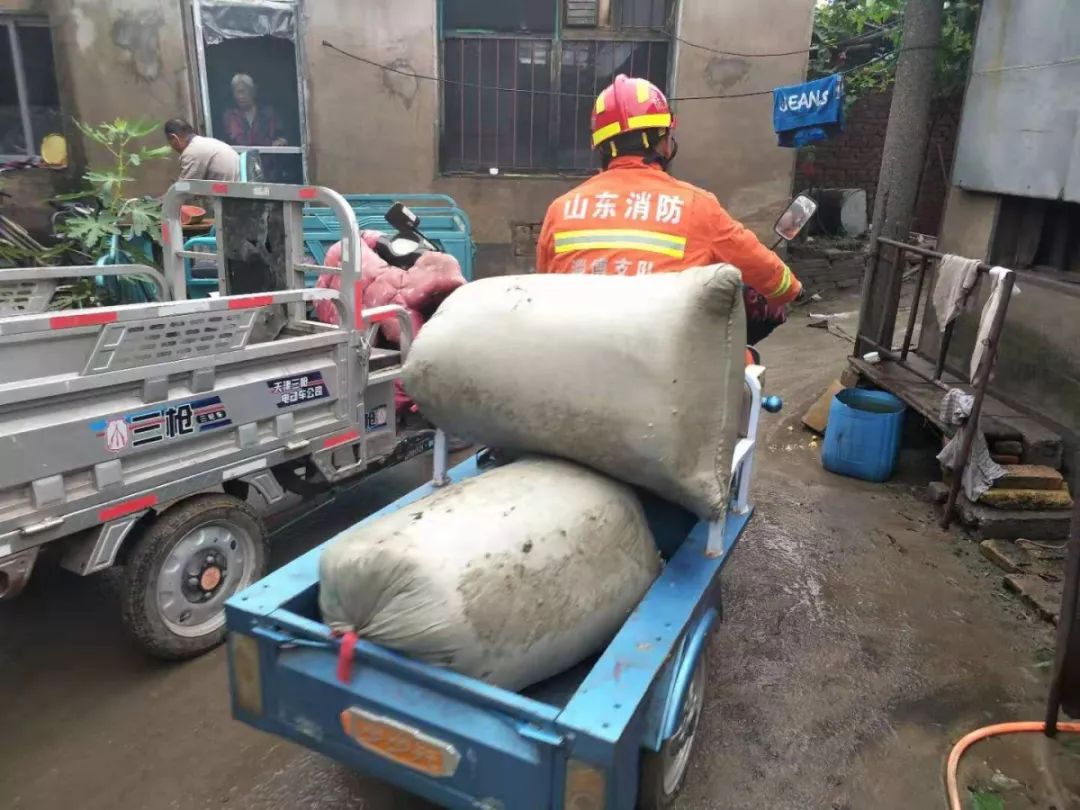 清理院子,组织车辆,搬运小麦