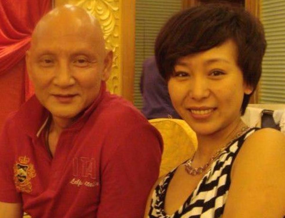 他12岁与妻子相识,患病后掉光头发和眉毛,如今演坏人无人及_杜玉明