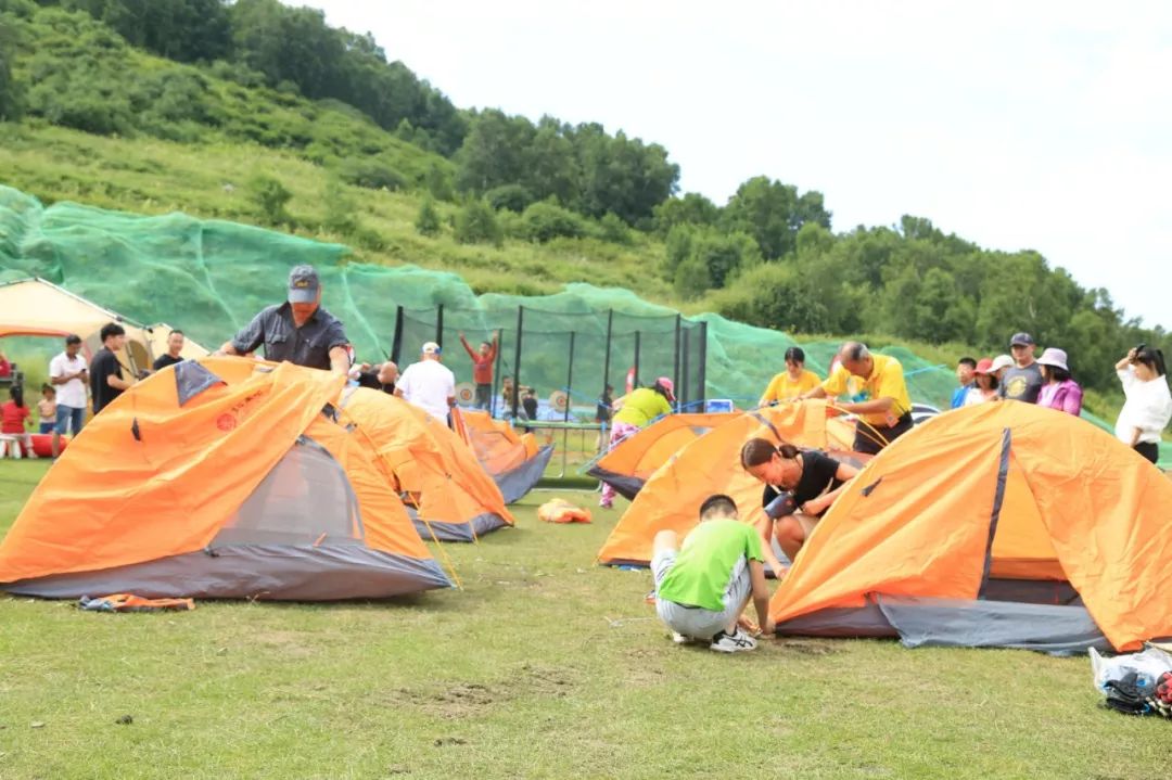 *搭帐篷比赛大地为床,星空为被,搭帐篷比赛,体验动手搭帐篷的乐趣,将