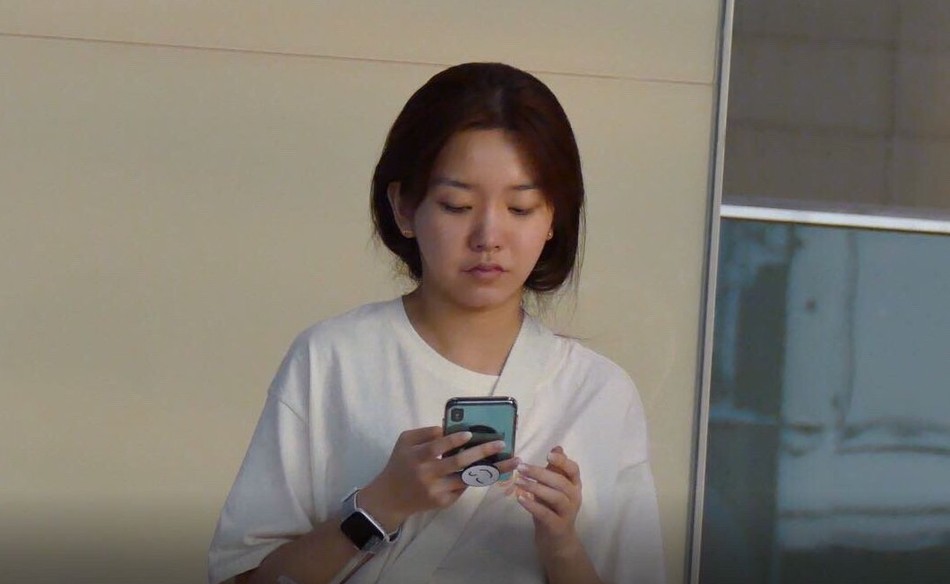 黄子韬女友素颜照曝光高颜值韩国女生妆前妆后对比明显