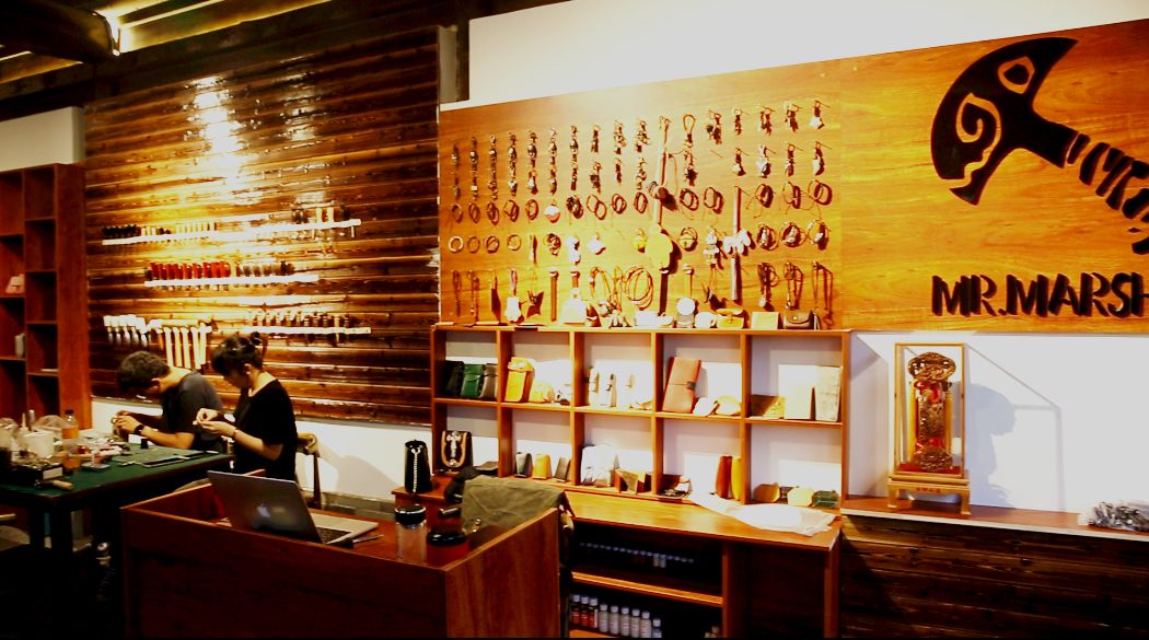 忻州古城文创街开街剪纸汉服花艺等传统手艺人纷纷亮绝活