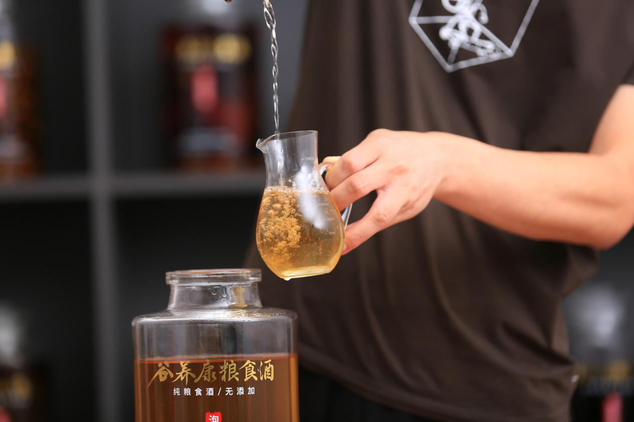 蚂蚁泡酒的功效你意想不到附蚂蚁泡药酒配方大全