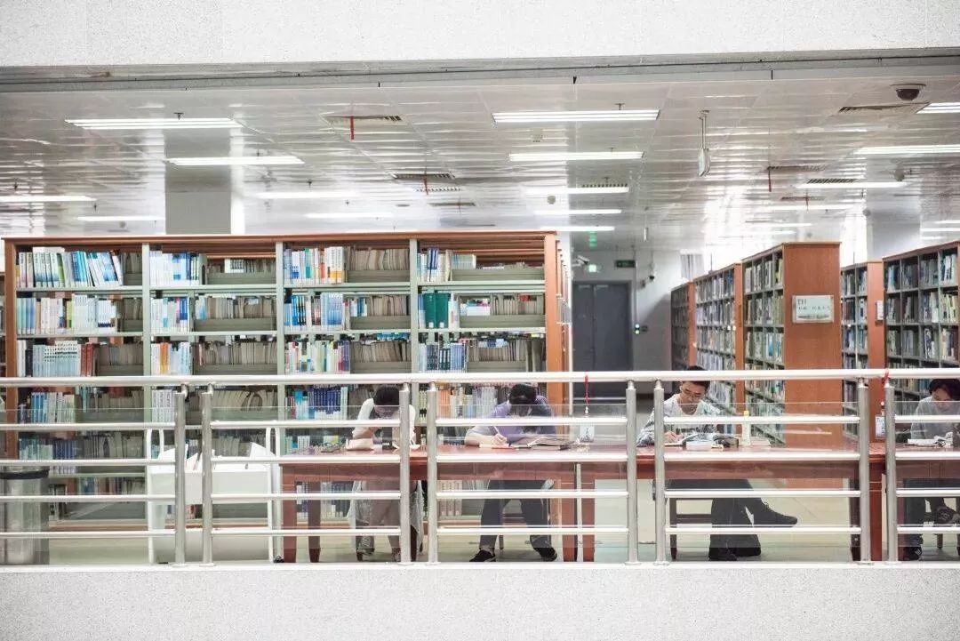 任君挑选堪称中南"宝藏"之地不必再为考试月挤图书馆而烦恼只需5分钟
