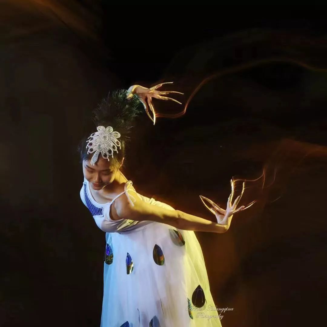 8月16号【孔雀舞人像室内棚拍】前期拍摄 手机后期