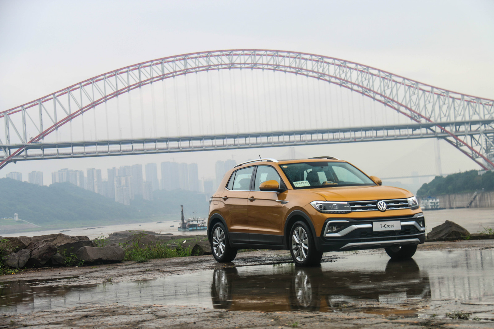 上汽大众联手王者荣耀tcross中文名定名为途铠