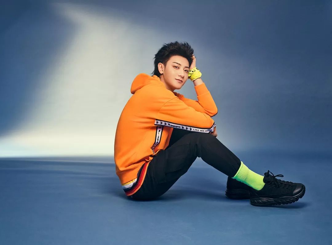 没想到kappa还悄悄地隐藏着一个复古运动味道更浓的ominilogo