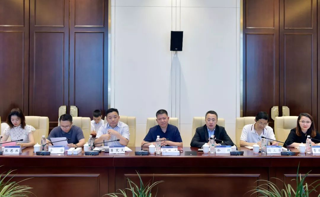 会上,陈婷婷对省美元债发行情况作了介绍,舒乾进对