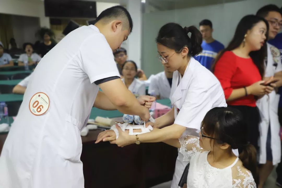 "移轮接骨道仙授"——泉州市正骨医院整复大赛圆满落幕_手法