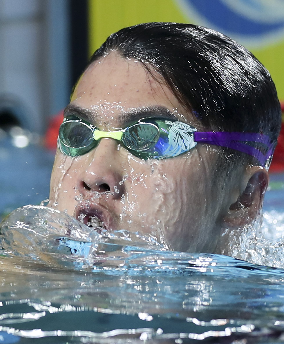 游泳体校甲组男子800米自由泳程龙夺冠