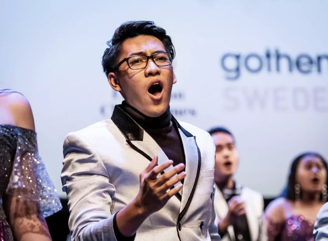 感谢来自世界各国的歌者_合唱