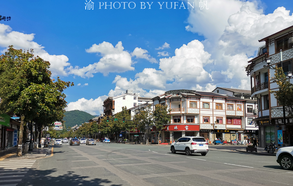 #一城一夏#中国改名最成功的城市,25年前外界几无人知,现在却已世界闻名 #一城一夏#中国改名最成功的城市,25年前外界几无人知,现在却已世界闻名