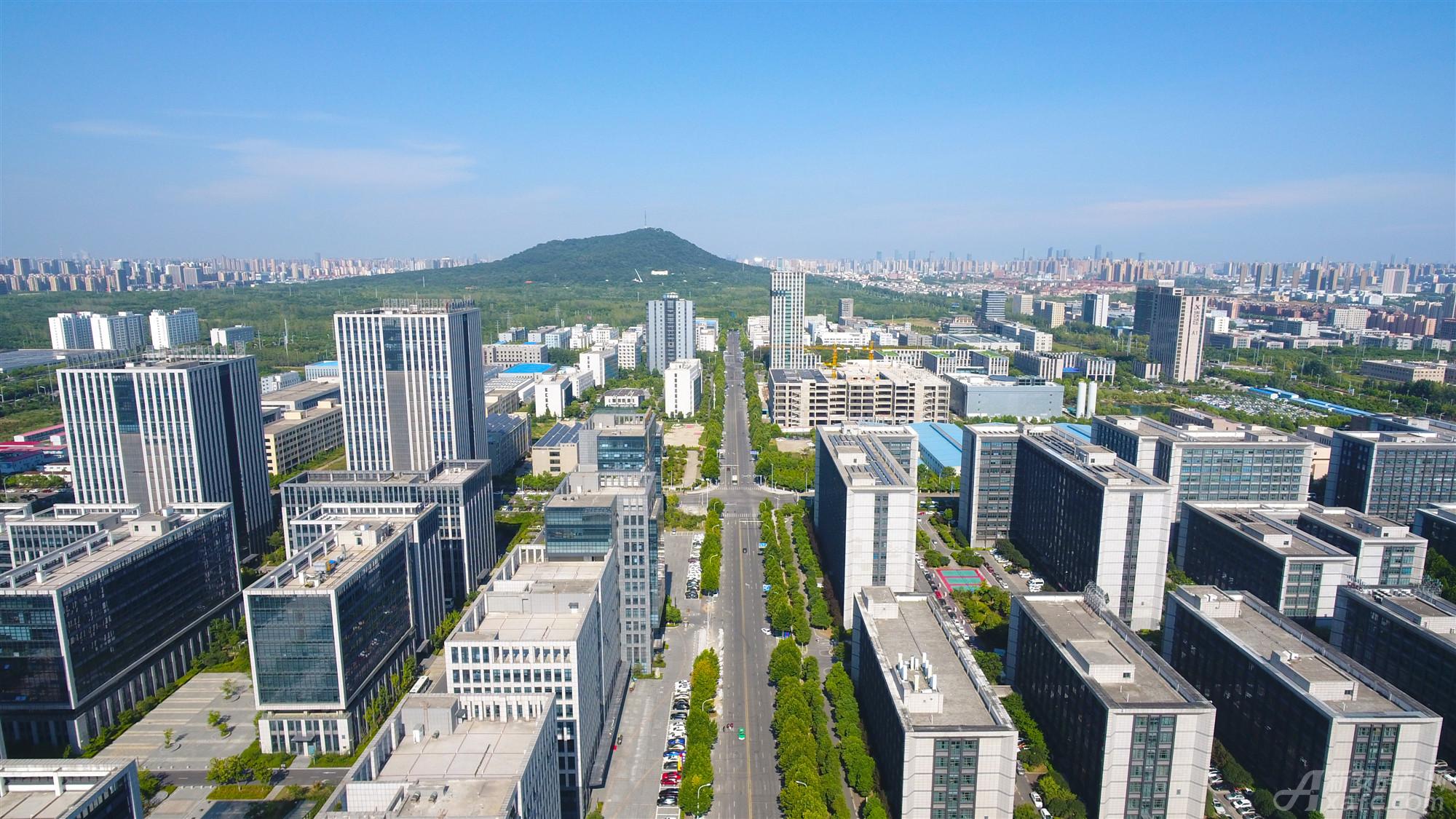 其中,高新技术产业工作成果最为突出.