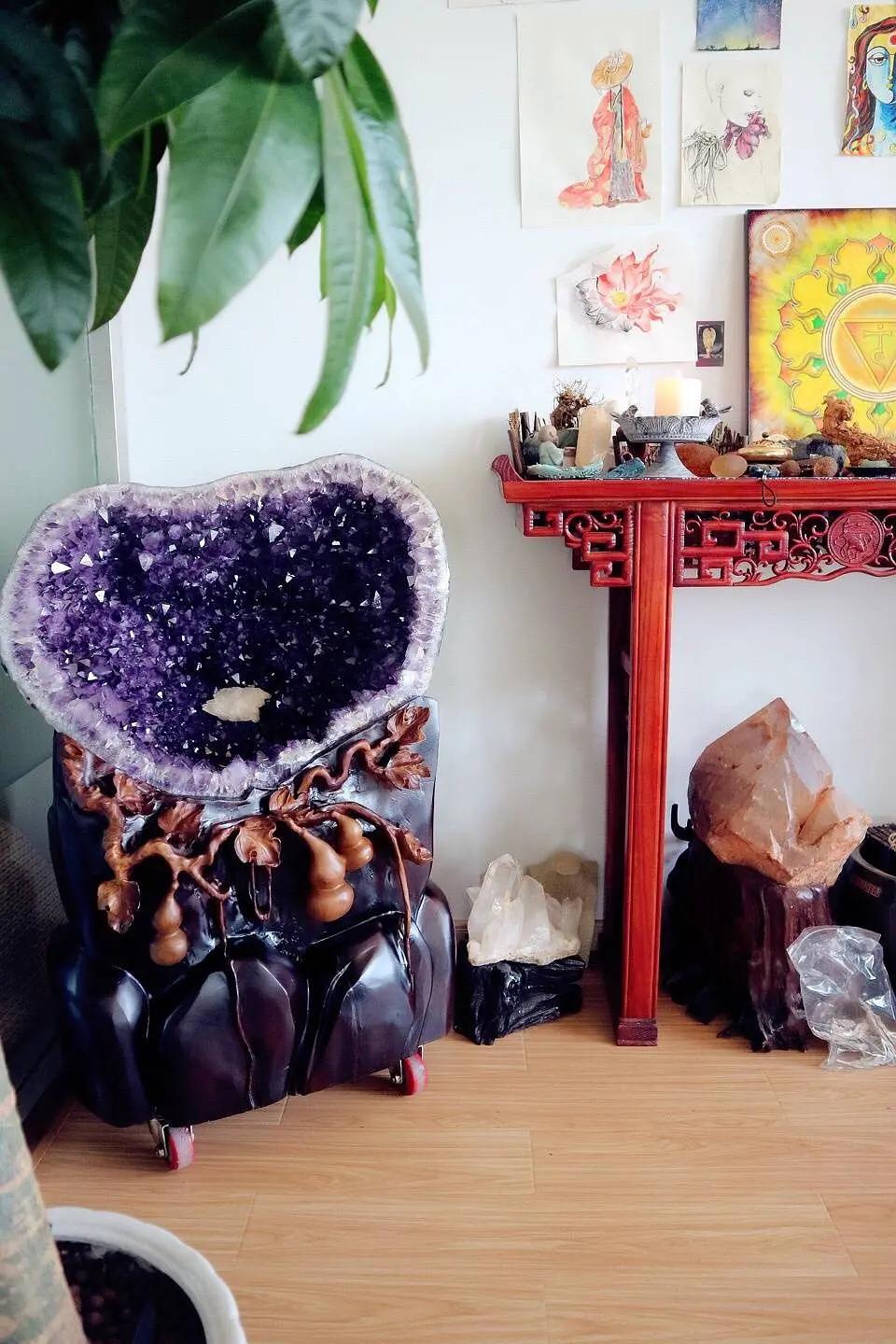 艾蒂娜珠宝说紫晶洞的风水作用对哪些人有好处