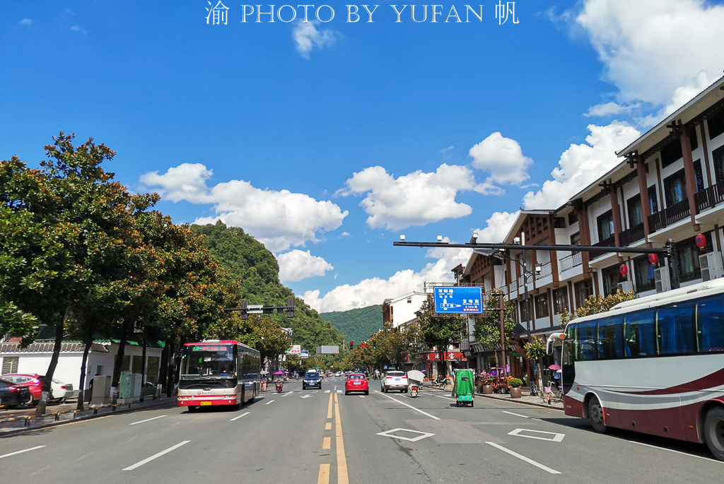 #一城一夏#中国改名最成功的城市,25年前外界几无人知,现在却已世界闻名 #一城一夏#中国改名最成功的城市,25年前外界几无人知,现在却已世界闻名