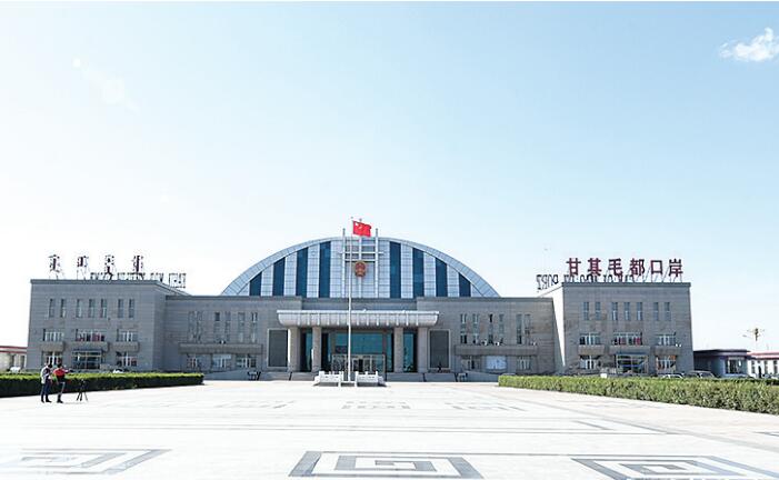 扩大开放合作激活发展动力甘其毛都口岸常年开放十年成就综述
