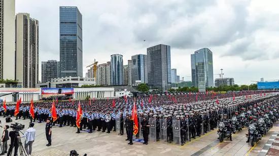 刚刚大批武警车队深圳集结被曝光
