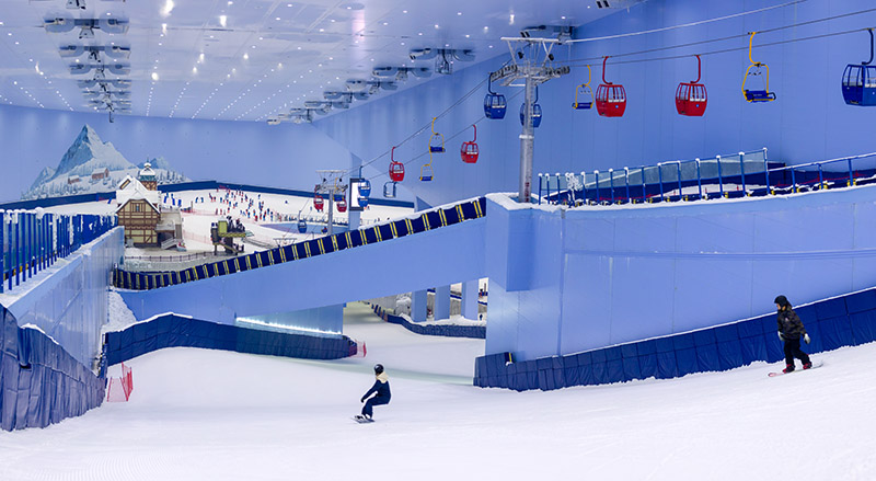 也是最先进的第四代室内滑雪场融创茂雪世界!
