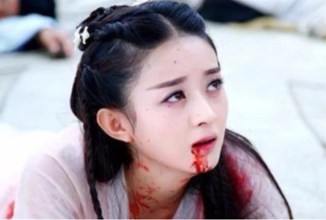 吐血倒地的5位古装美人,杨幂上榜,图三靠演技,图四靠颜值!