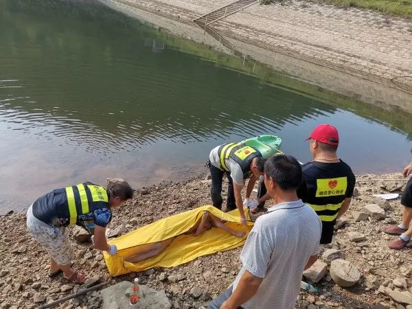 水下声呐成像探测死尸图片