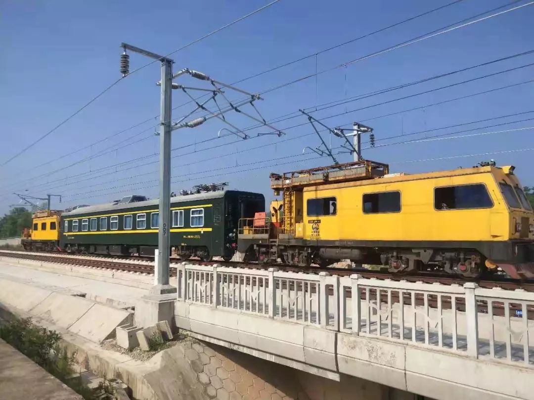 昌赣客专泰和至赣州段接触网专业冷滑试验顺利完成