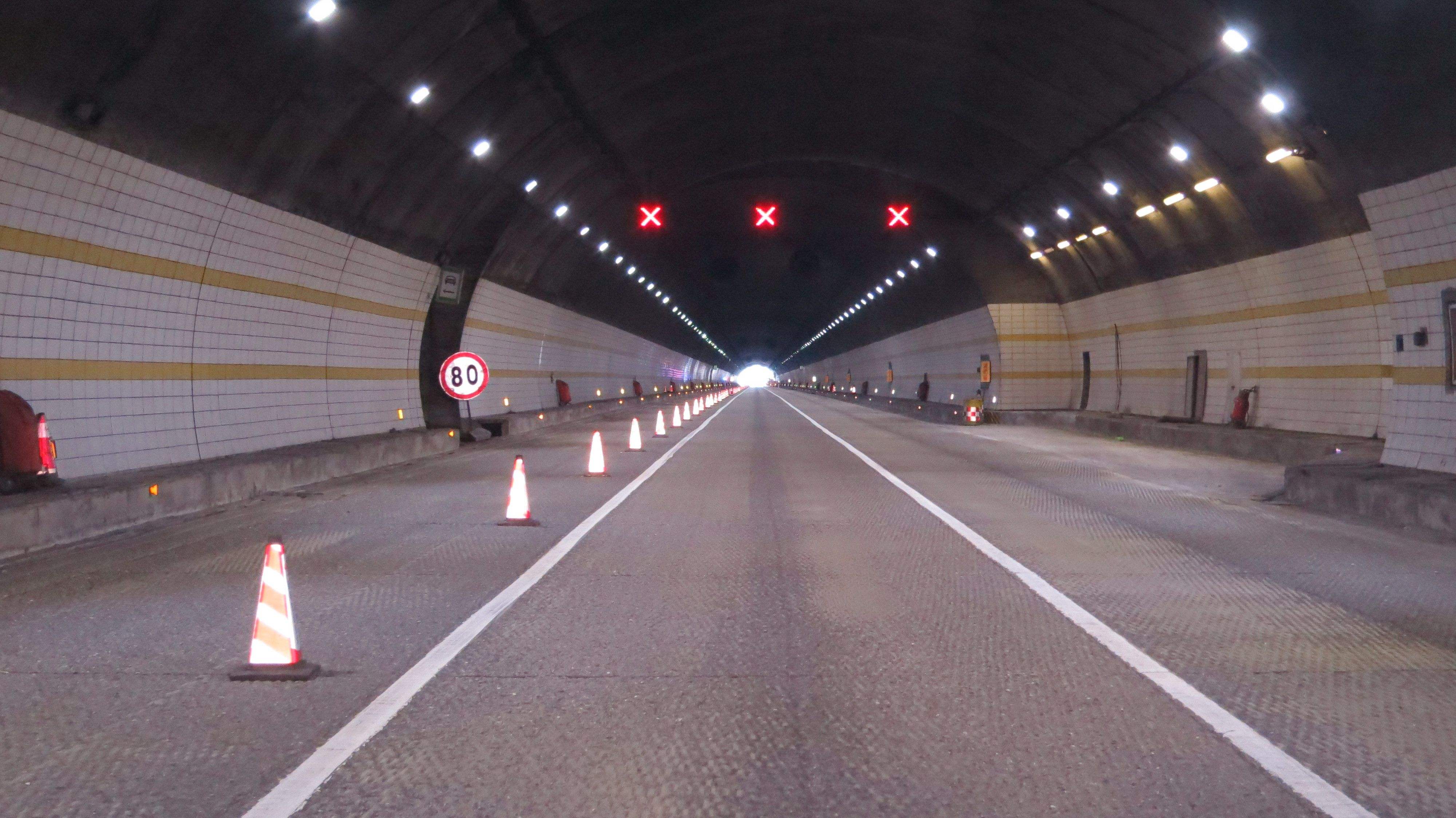 原创实际200公里路程高速导航硬是预估3小时老司机和交警给出原因