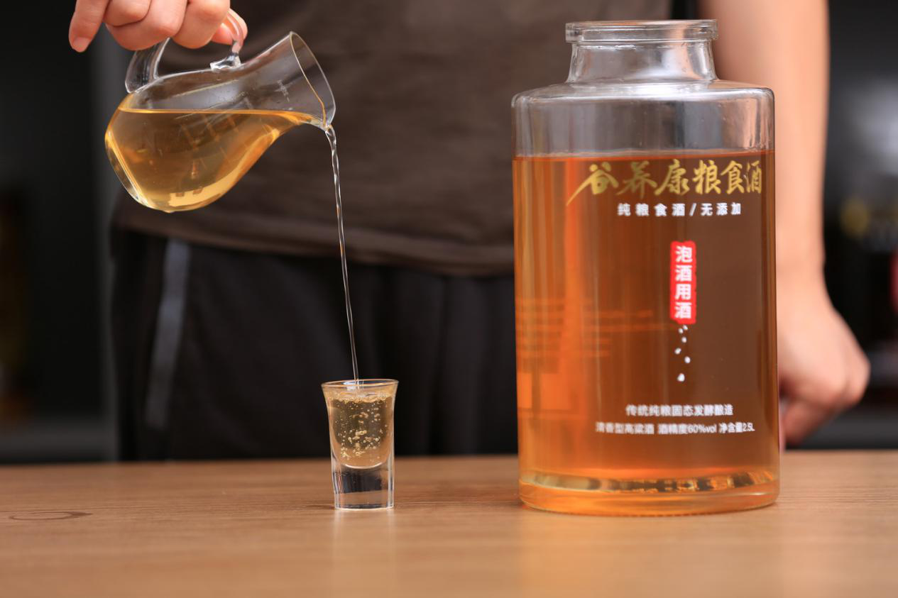 蚂蚁泡酒的功效你意想不到附蚂蚁泡药酒配方大全