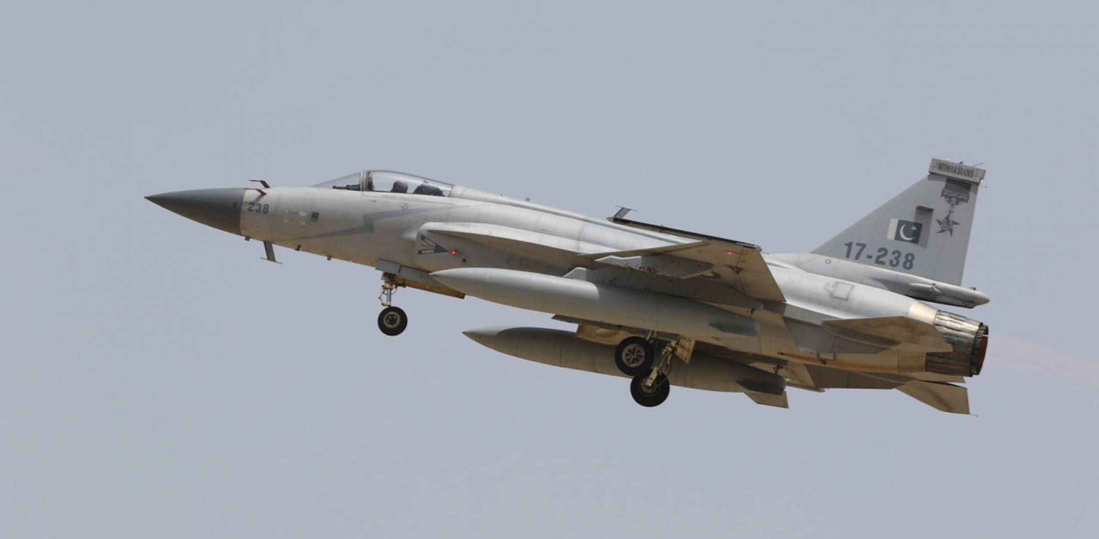 巴基斯坦向印巴边境增兵印媒称可能部署枭龙战机