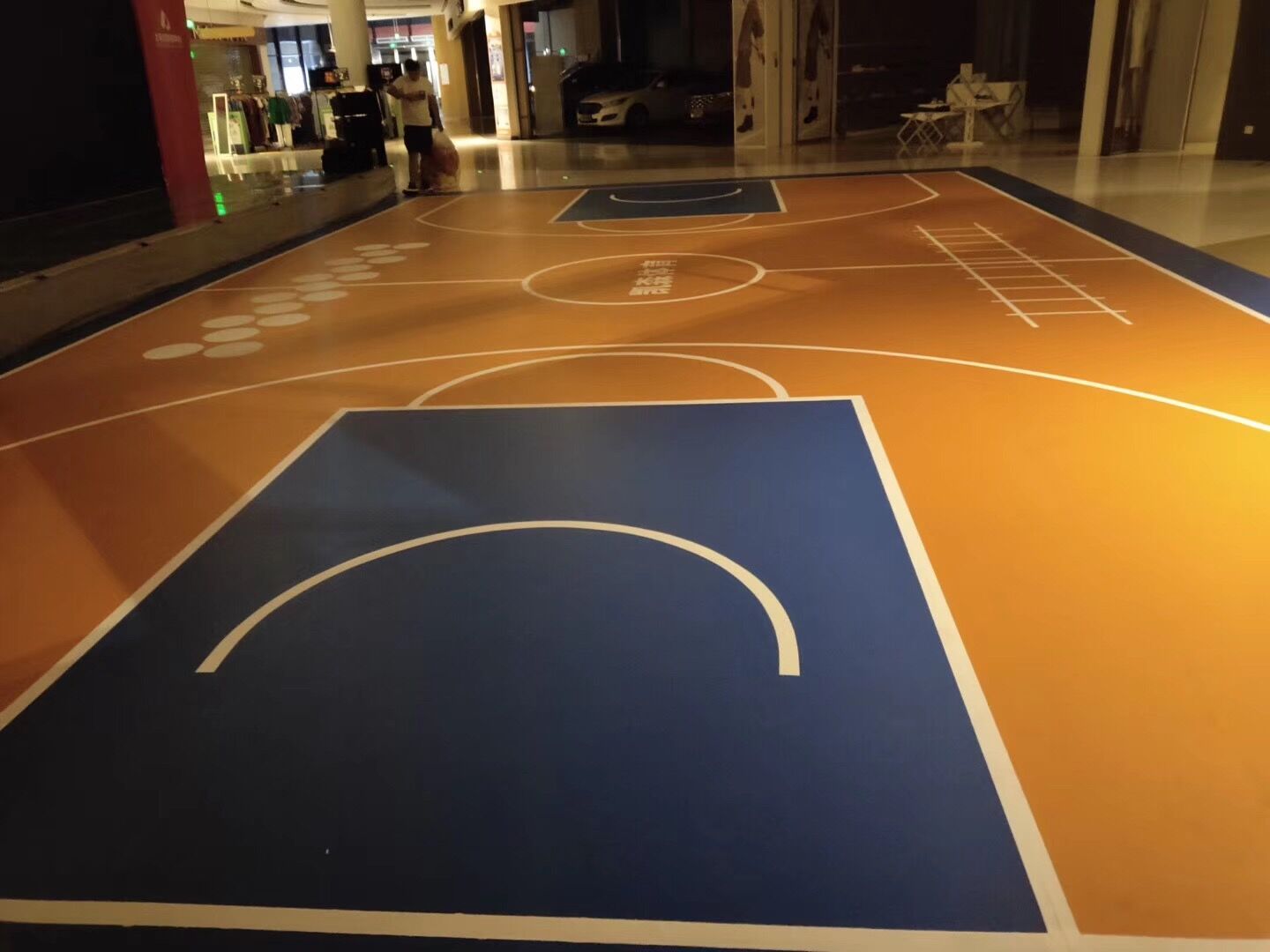 篮球场地面颜色图片