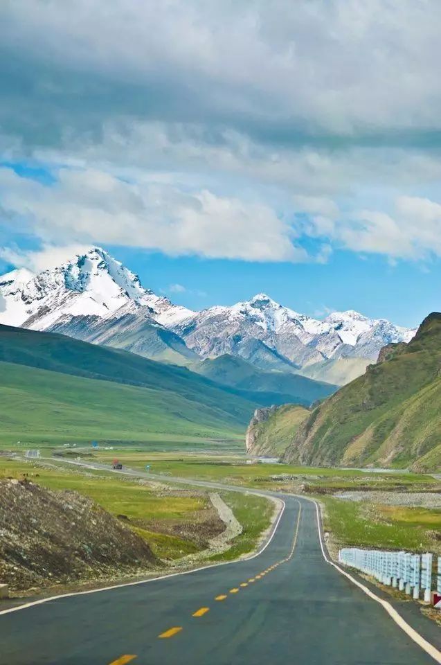 八月,新疆最美的15个地方,每一处都是风景大片,赶紧约起来!