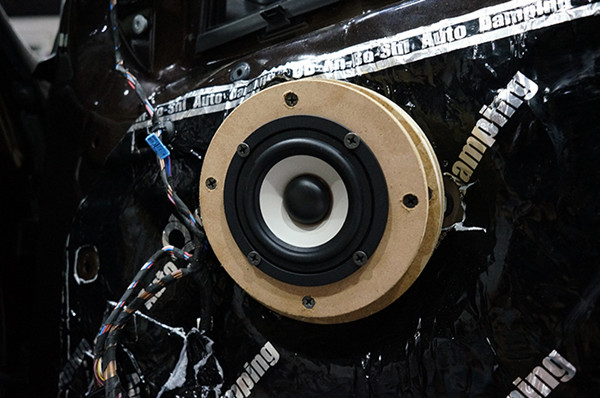 宝马x5汽车音响改装升级意大利史泰格三分频喇叭功放低音重庆渝大昌